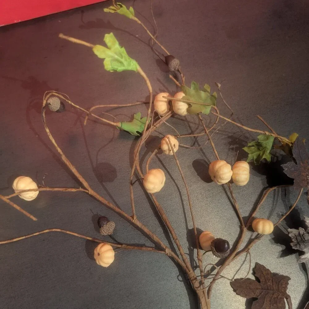 Autumn Wire Wreath Decor Accents Acorn Pumpkin Fall Leaves